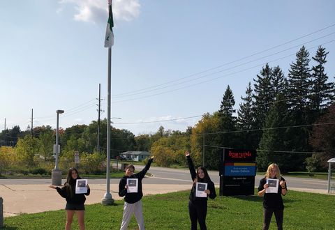 Anaëlle, Annabelle, Catherine et Chloé de l’École secondaire Roméo-Dallaire de Barrie.